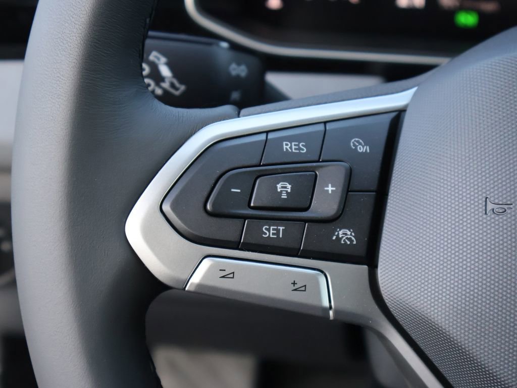 New 2026 Volkswagen Jetta SE FWD image 30