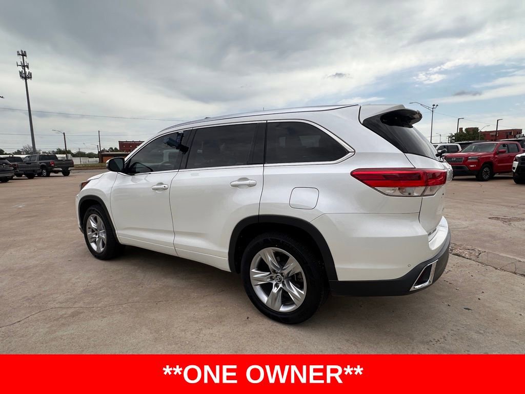 Used 2017 Toyota Highlander Limited image 3