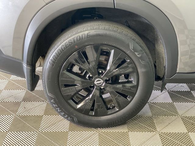 Used 2023 Nissan Rogue SV AWD/4WD image 18