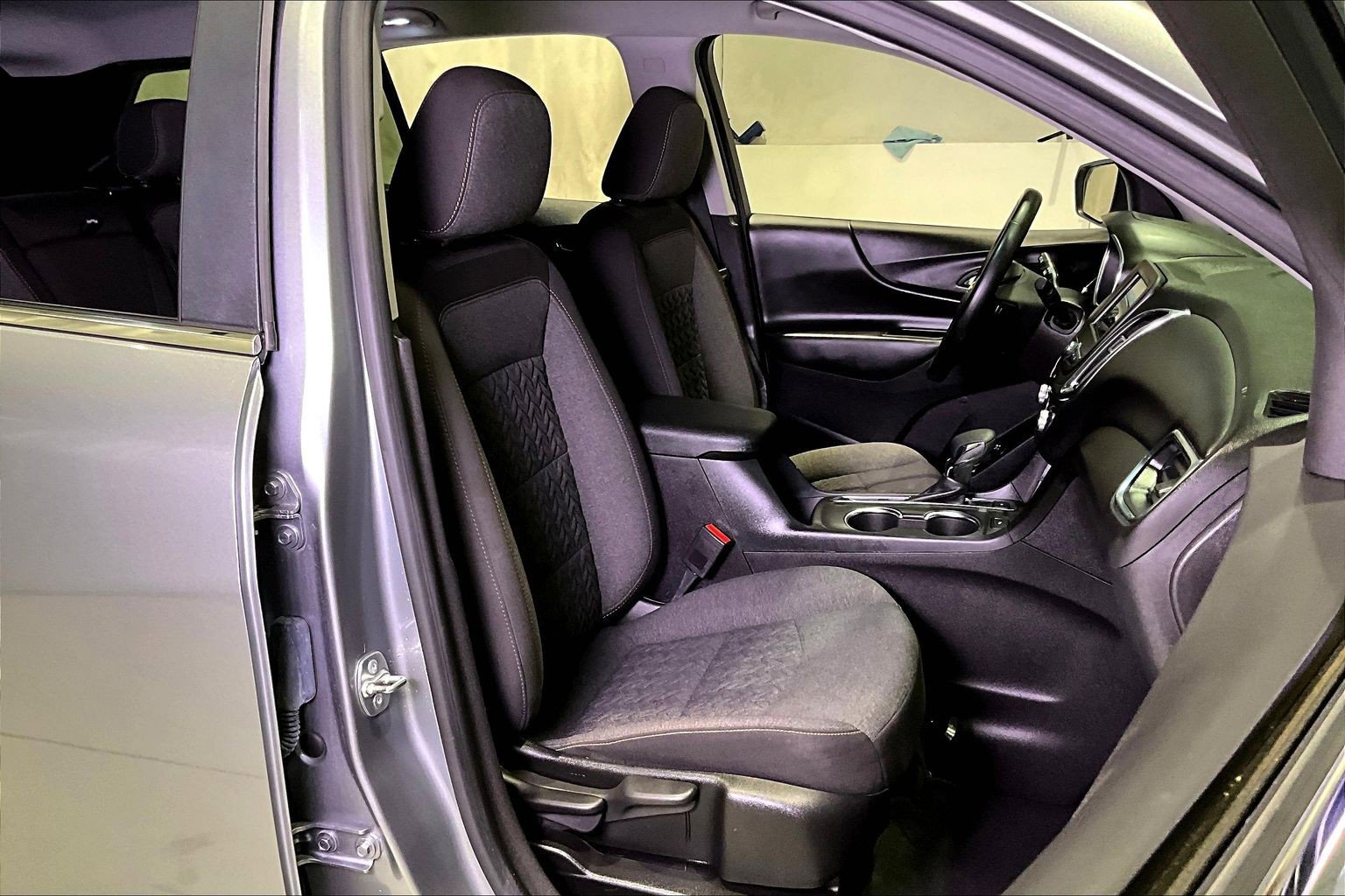 Used 2024 Chevrolet Equinox LT image 28