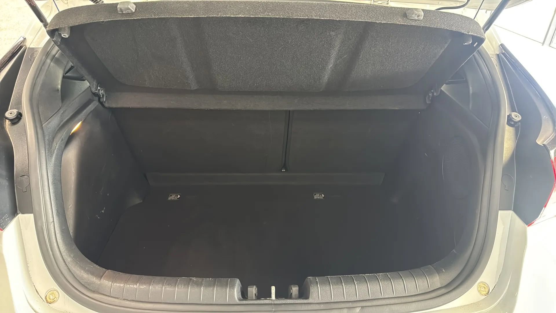 Used 2019 Hyundai Veloster Turbo FWD image 42