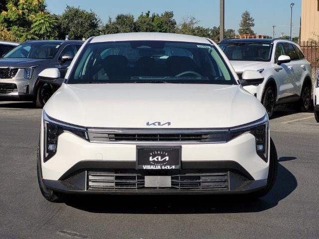 New 2026 Kia K4 FWD image 2
