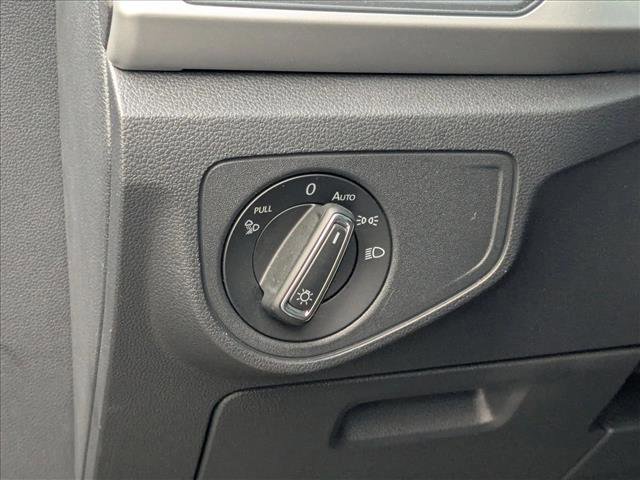 Used 2021 Volkswagen Atlas Cross Sport SE w/ Panoramic Sunroof Package image 11