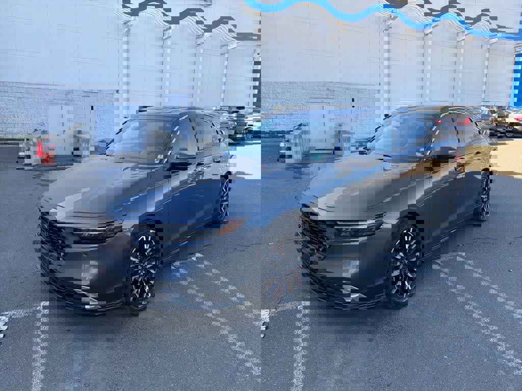 Used 2024 Honda Accord Touring image 2