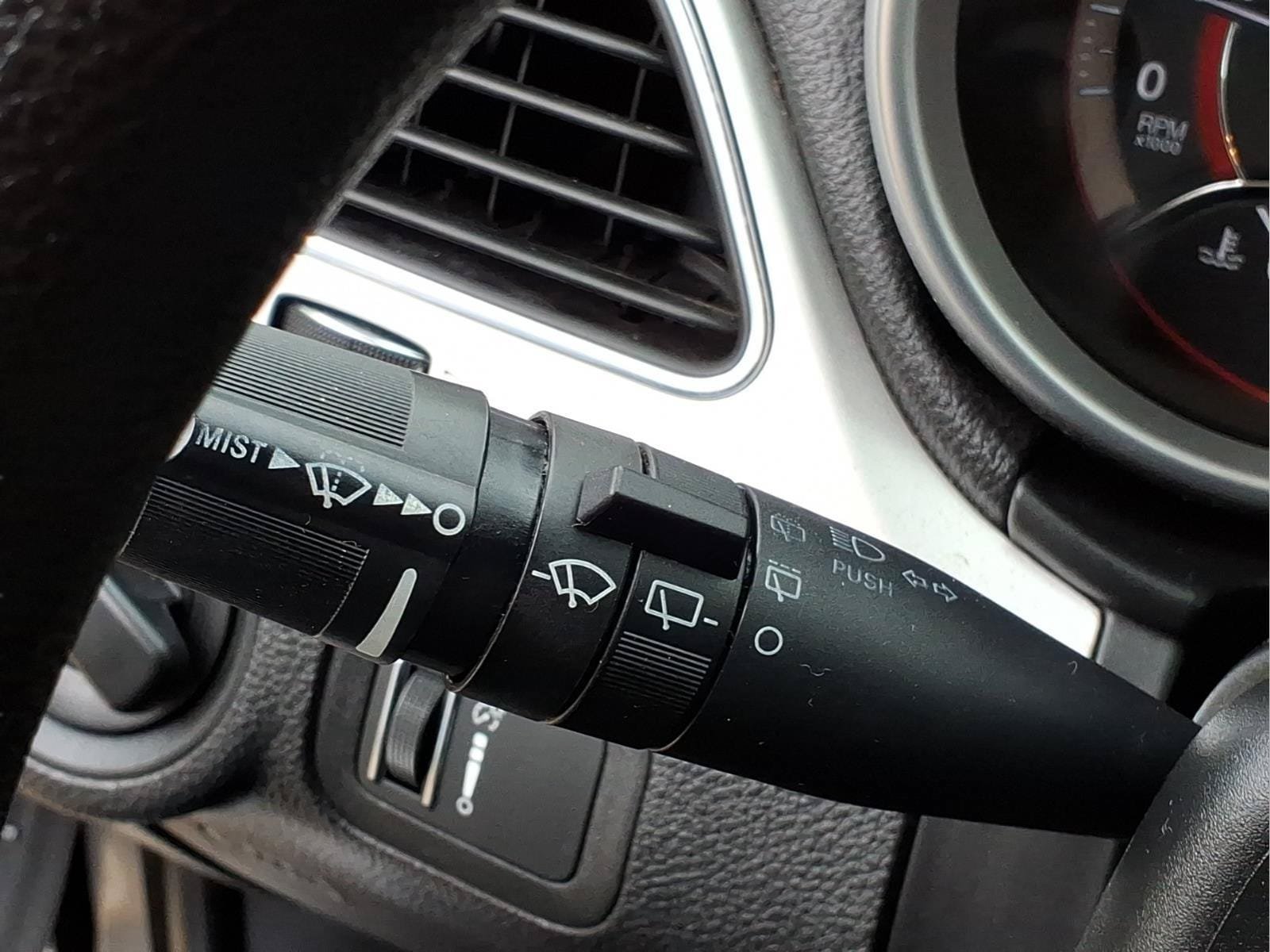 Used 2018 Dodge Journey SE w/ Blacktop Package FWD image 19