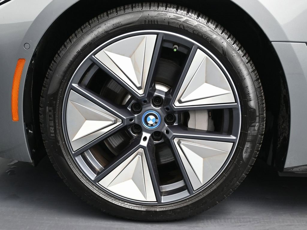 Used 2023 BMW i4 eDrive35 w/ Premium Package image 10