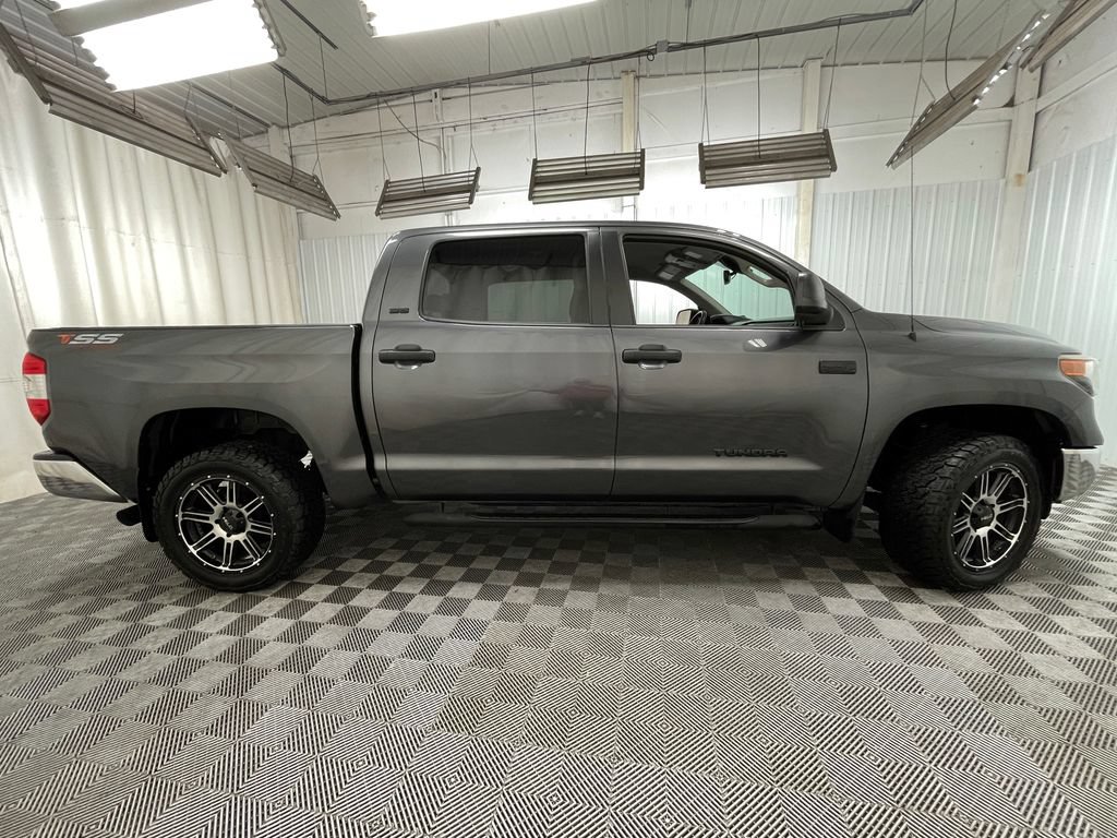 Used 2019 Toyota Tundra SR5 w/ SR5 Upgrade Package AWD/4WD image 17