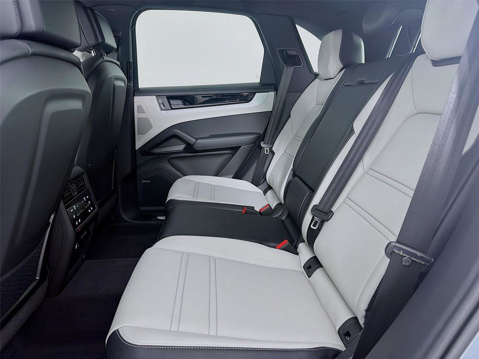 New 2026 Porsche Cayenne E-Hybrid image 16