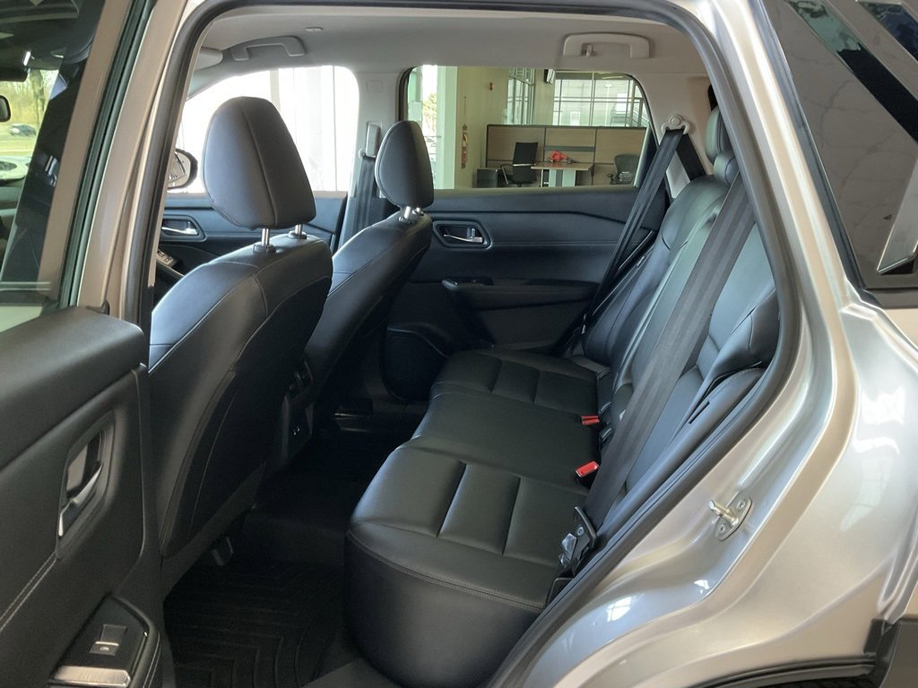 Used 2024 Nissan Rogue SL image 22