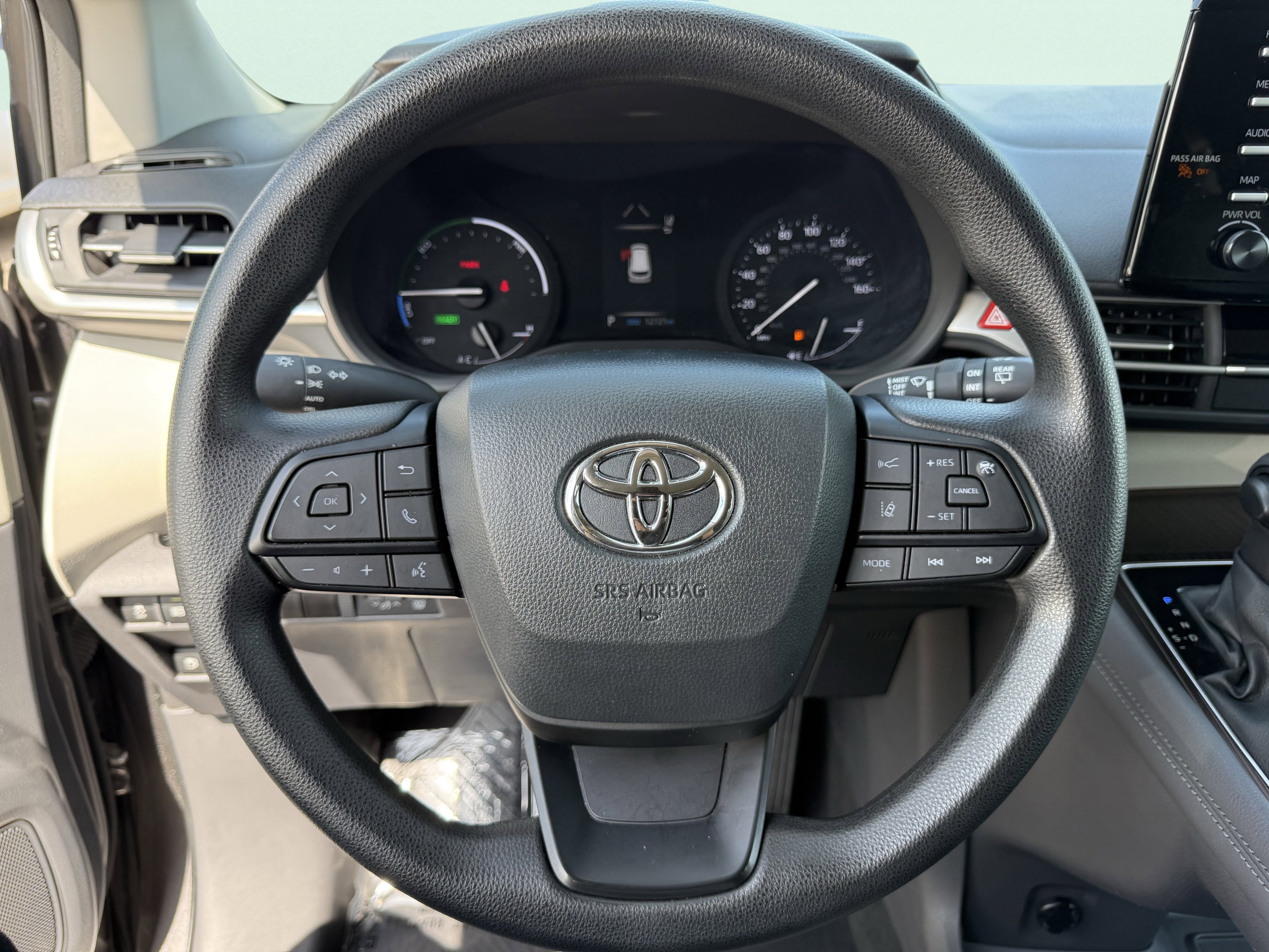 Used 2024 Toyota Sienna LE image 72