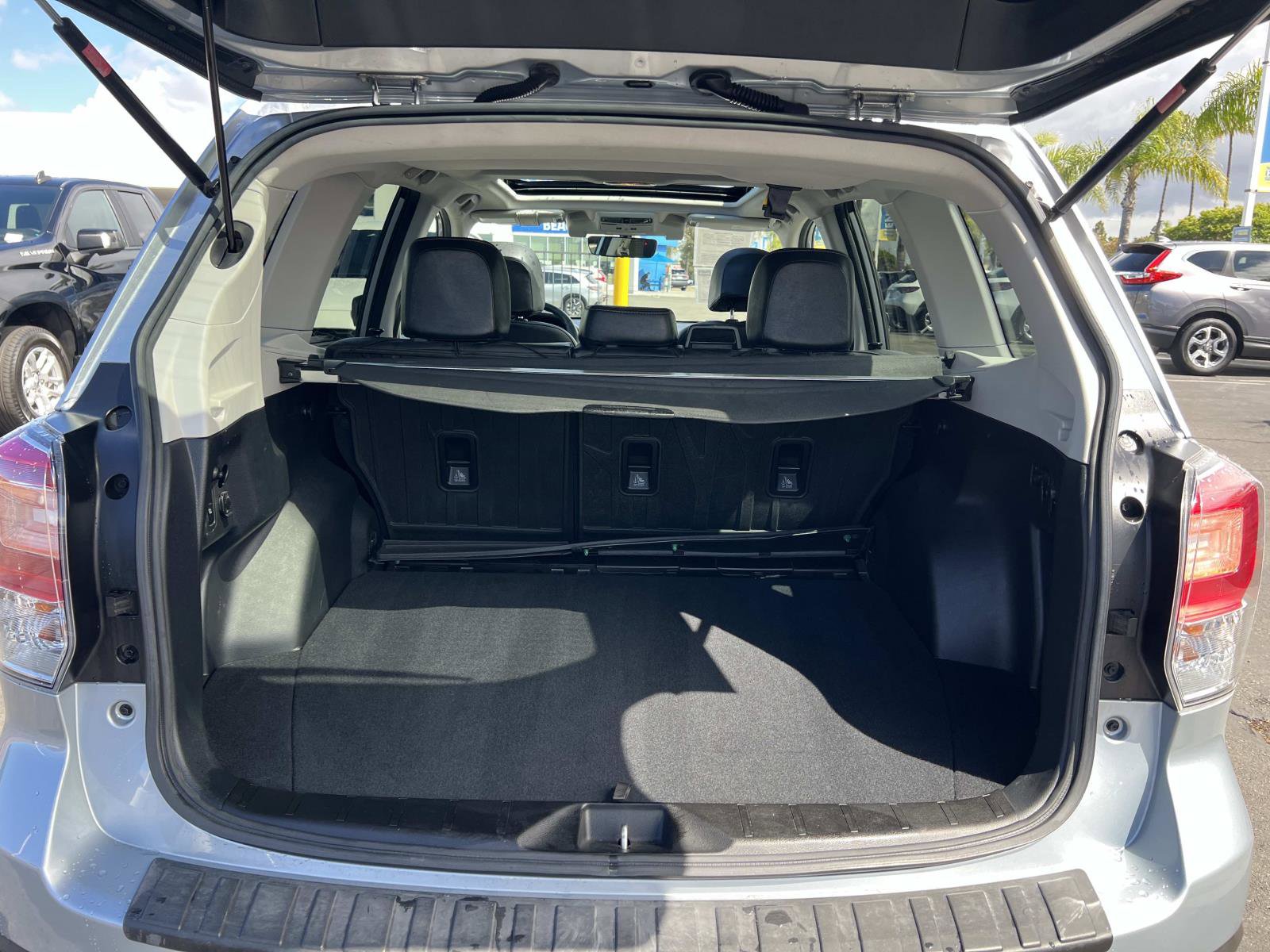 Used 2017 Subaru Forester 2.5i Touring AWD/4WD image 25