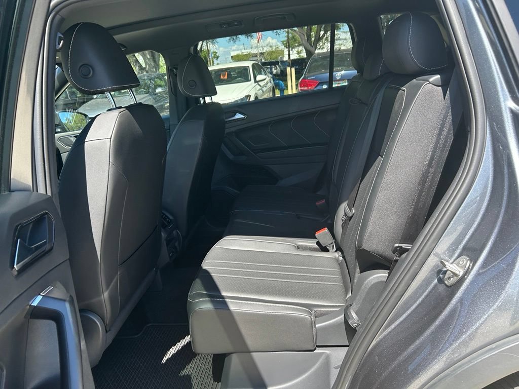 Certified 2023 Volkswagen Tiguan SE R-Line FWD image 39