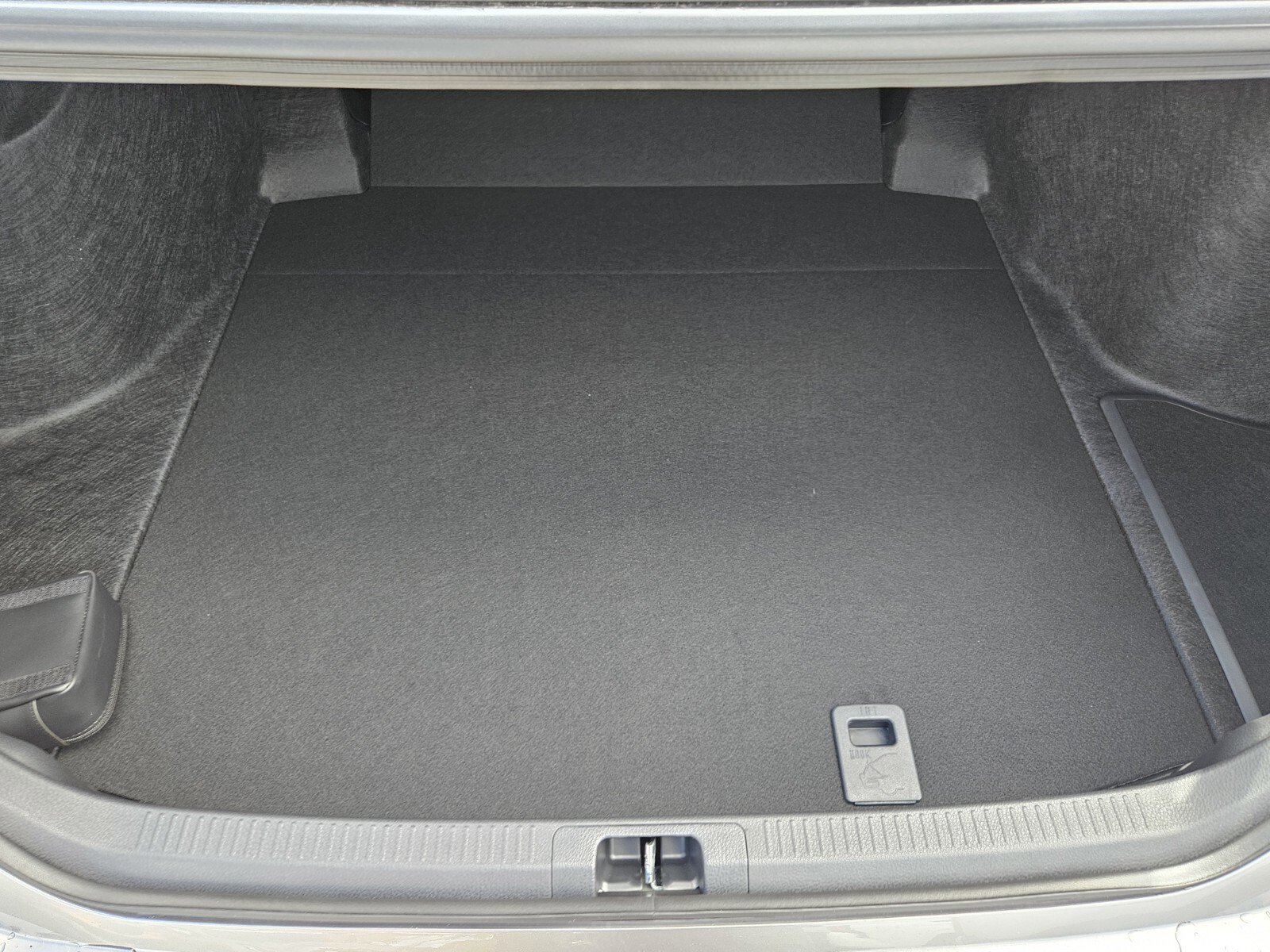 New 2026 Toyota Camry SE image 9