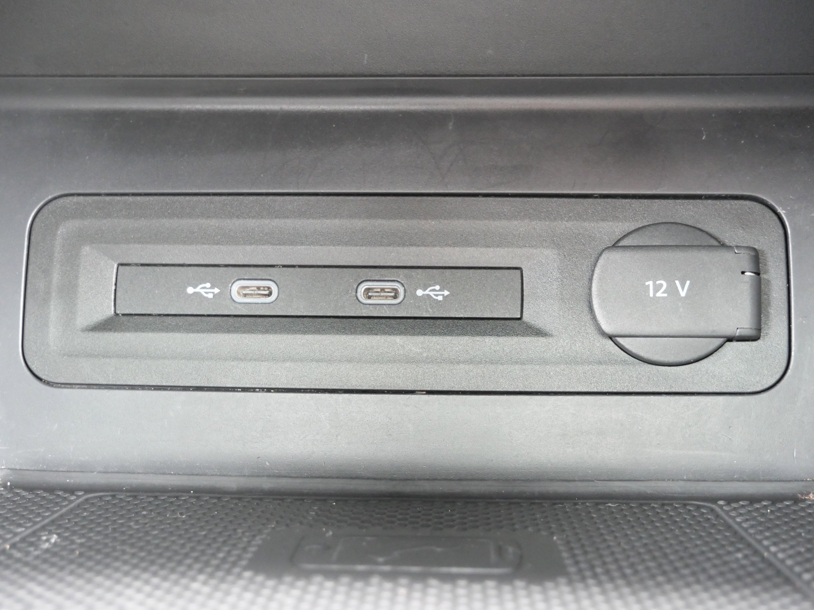 Used 2022 Volkswagen Atlas Cross Sport SEL R-Line image 29