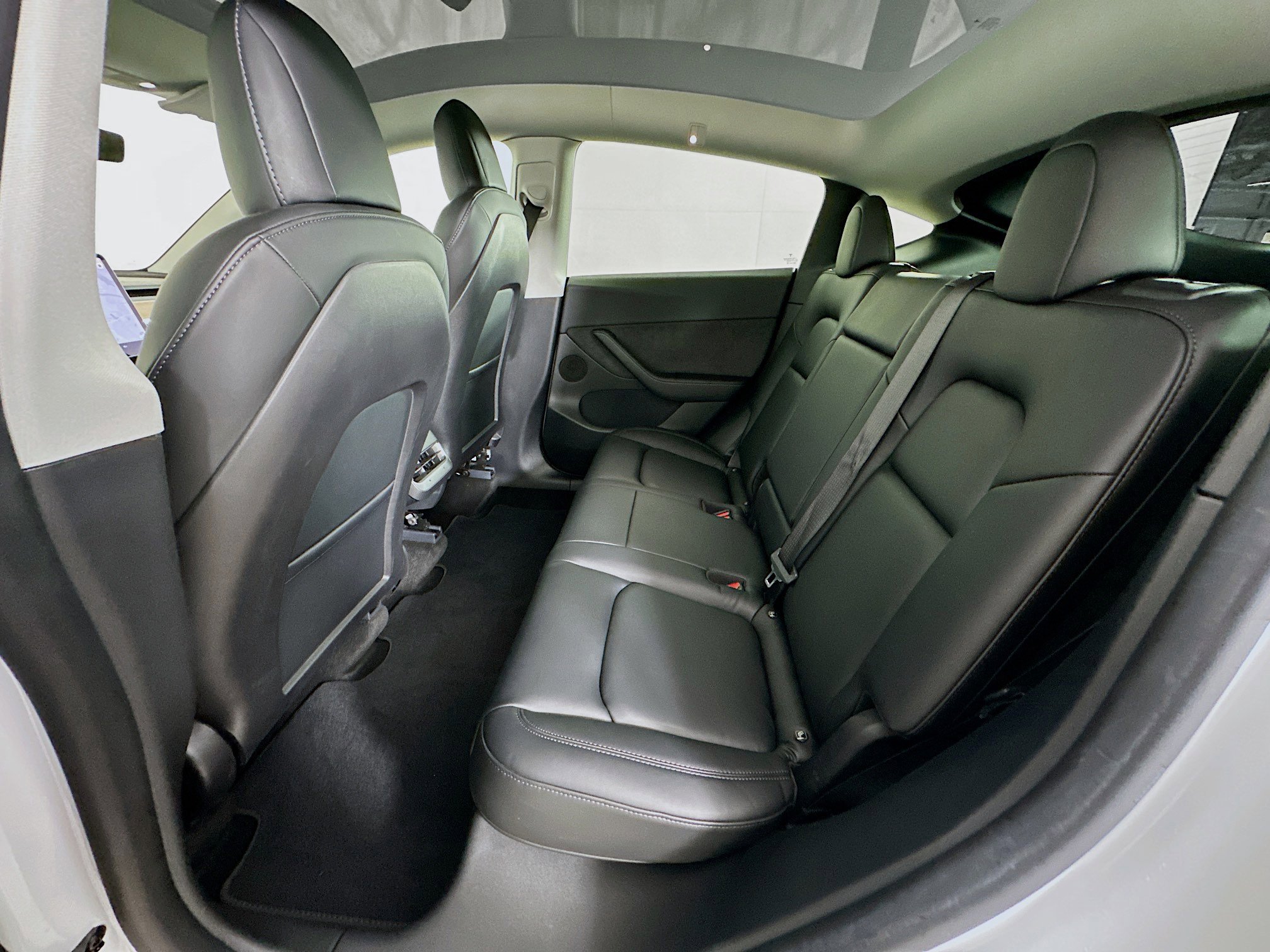 Used 2022 Tesla Model Y Long Range image 28