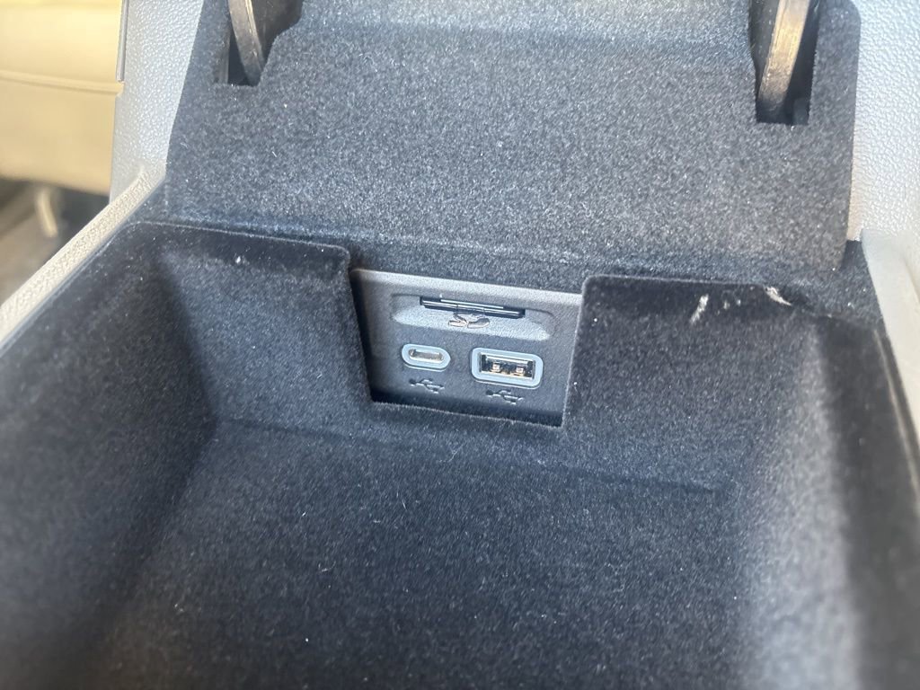 Used 2025 Cadillac XT5 Premium Luxury image 3