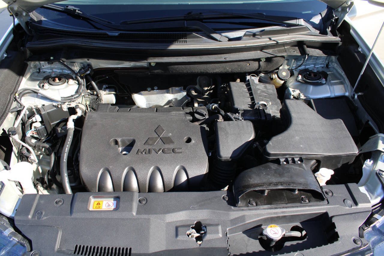 Used 2020 Mitsubishi Outlander SEL FWD image 22