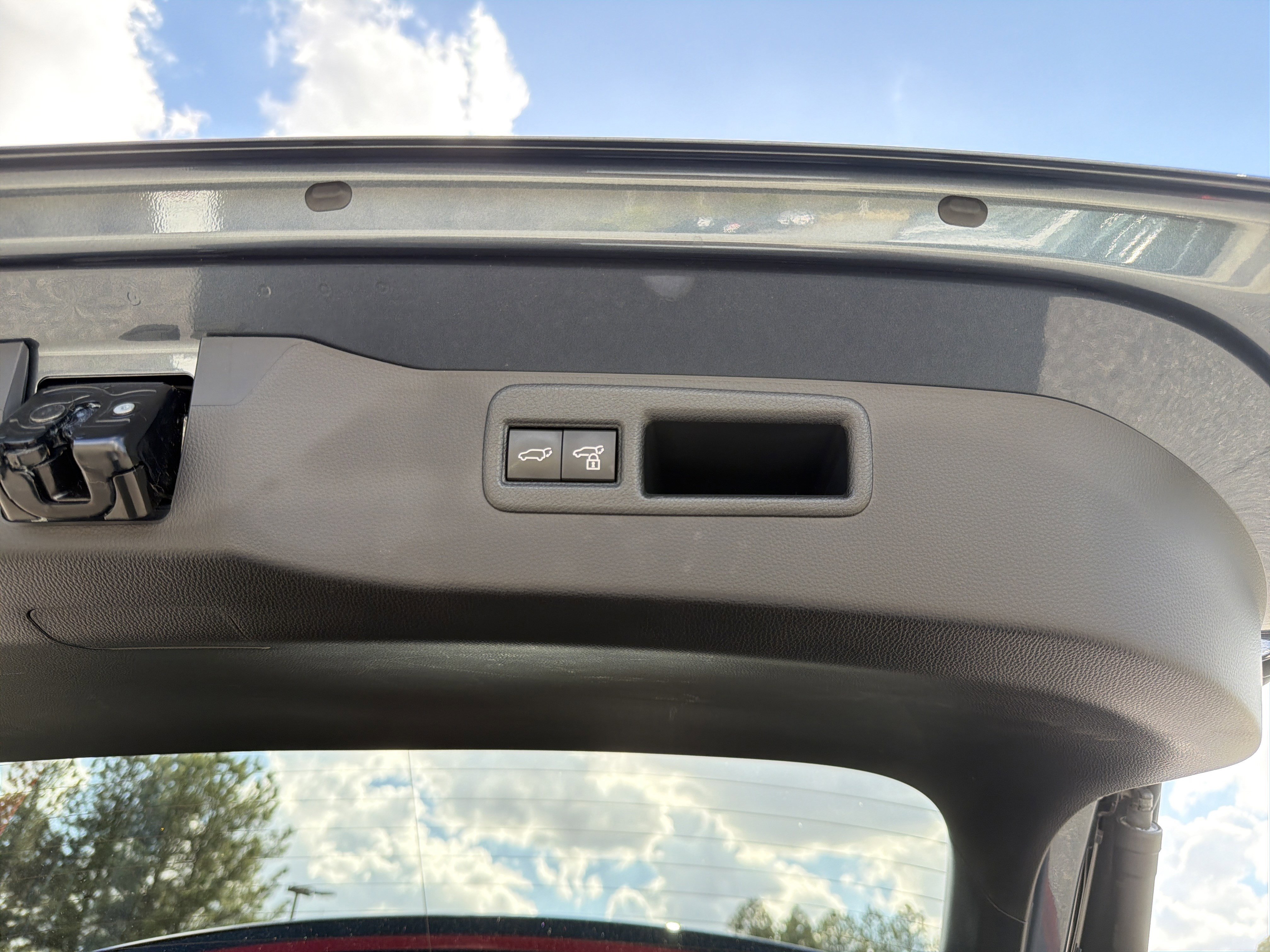 Certified 2021 Toyota Venza XLE w/ Softex Package image 33