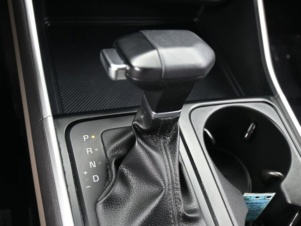 Used 2025 Kia Carnival image 22