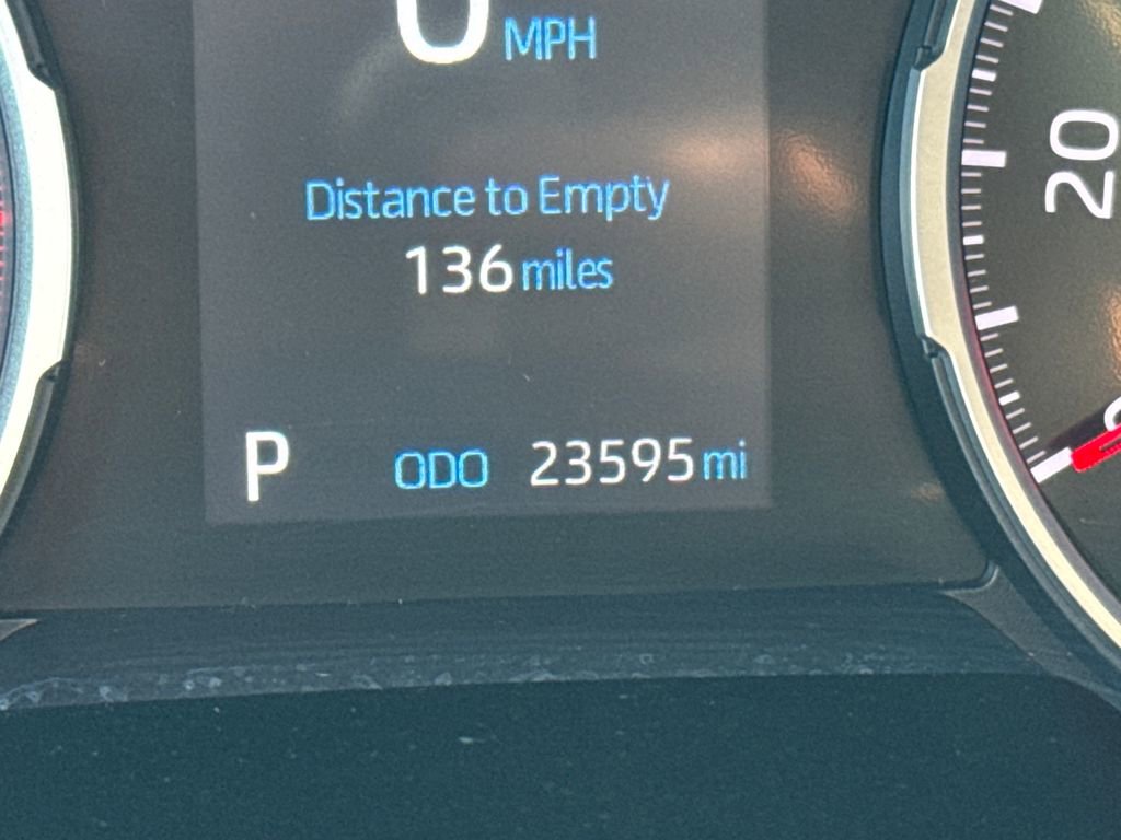 Used 2022 Toyota RAV4 LE image 17