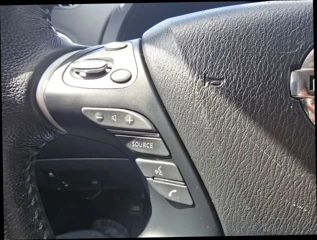 Used 2019 Nissan Pathfinder SV image 24