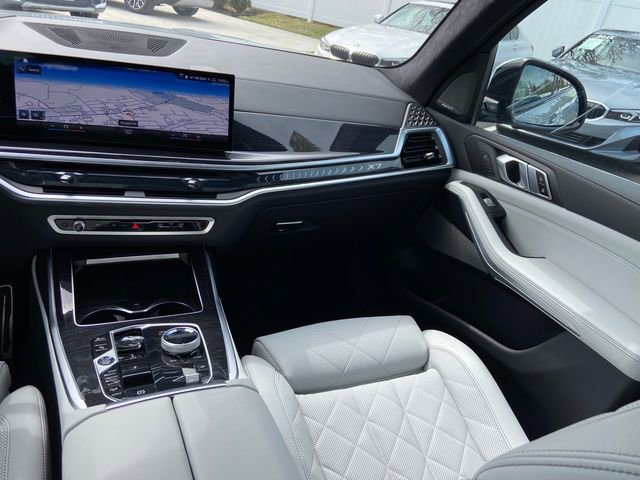 Certified 2023 BMW X7 xDrive40i w/ M Sport Package image 11