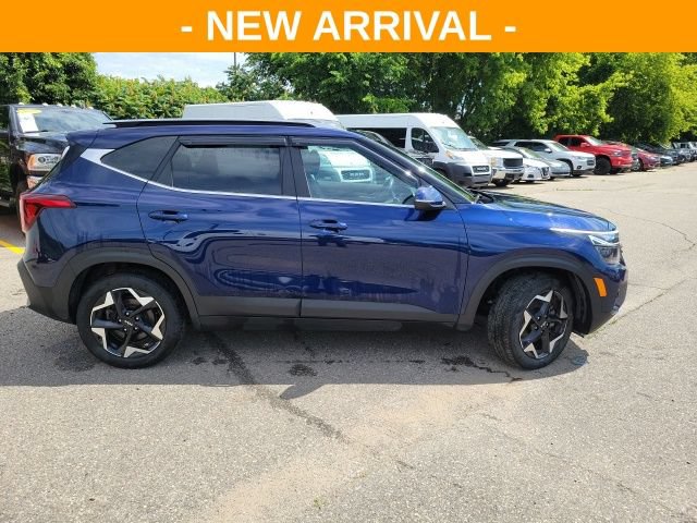 Used 2024 Kia Seltos EX AWD/4WD image 2
