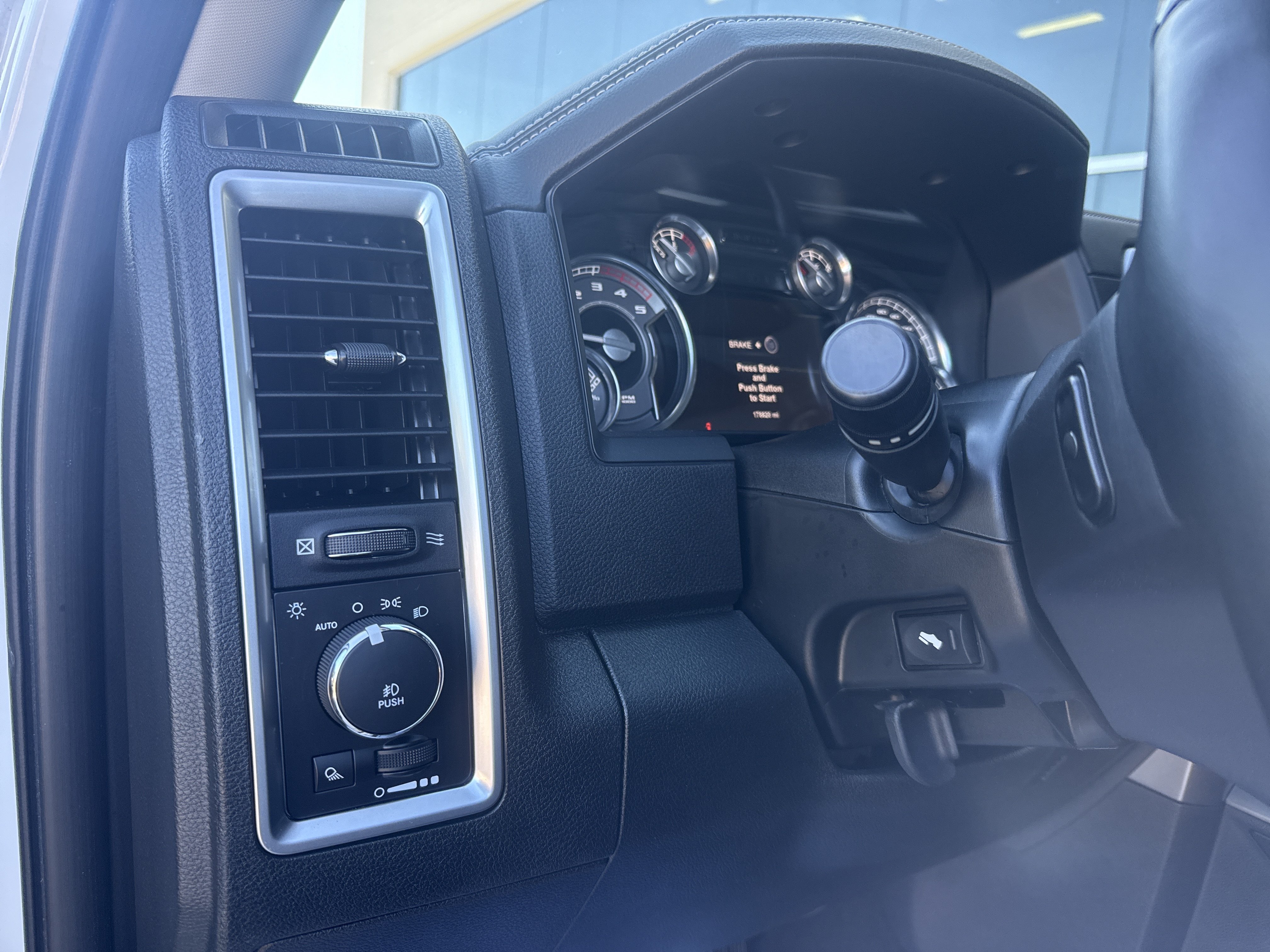 Used 2015 RAM 2500 Limited AWD/4WD image 8