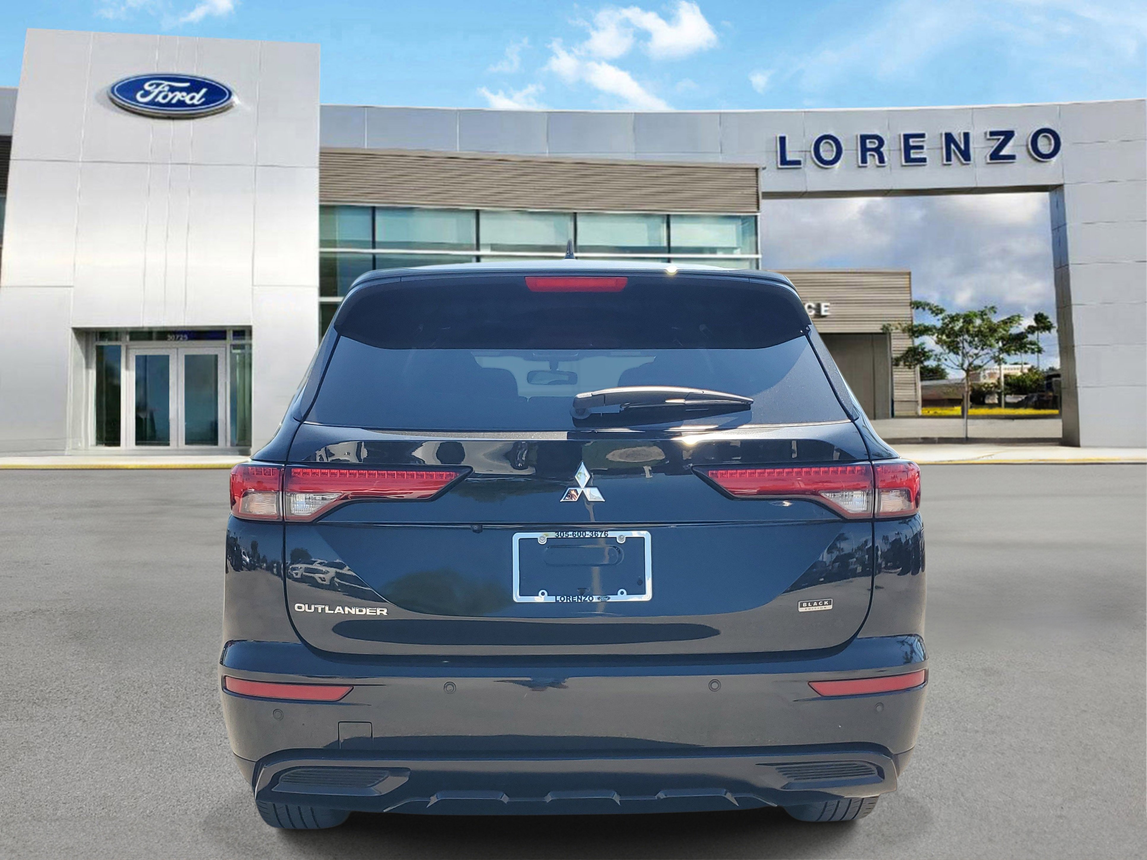 Used 2022 Mitsubishi Outlander SEL Black Edition image 6