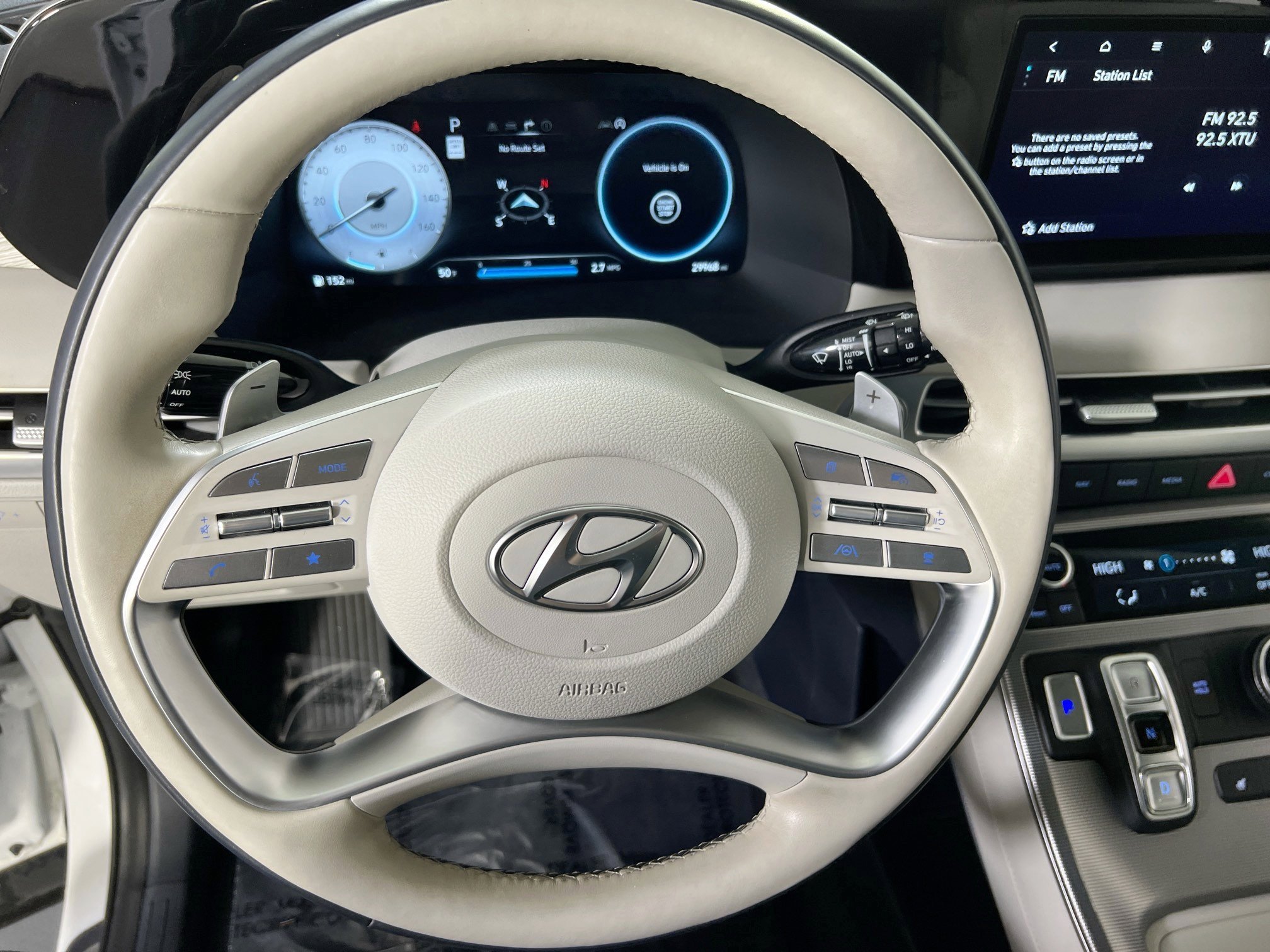 Used 2023 Hyundai Palisade Calligraphy image 11