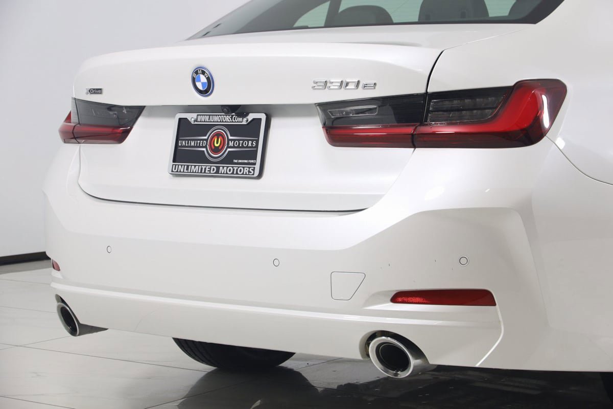 Used 2023 BMW 330e xDrive w/ Premium Package image 52