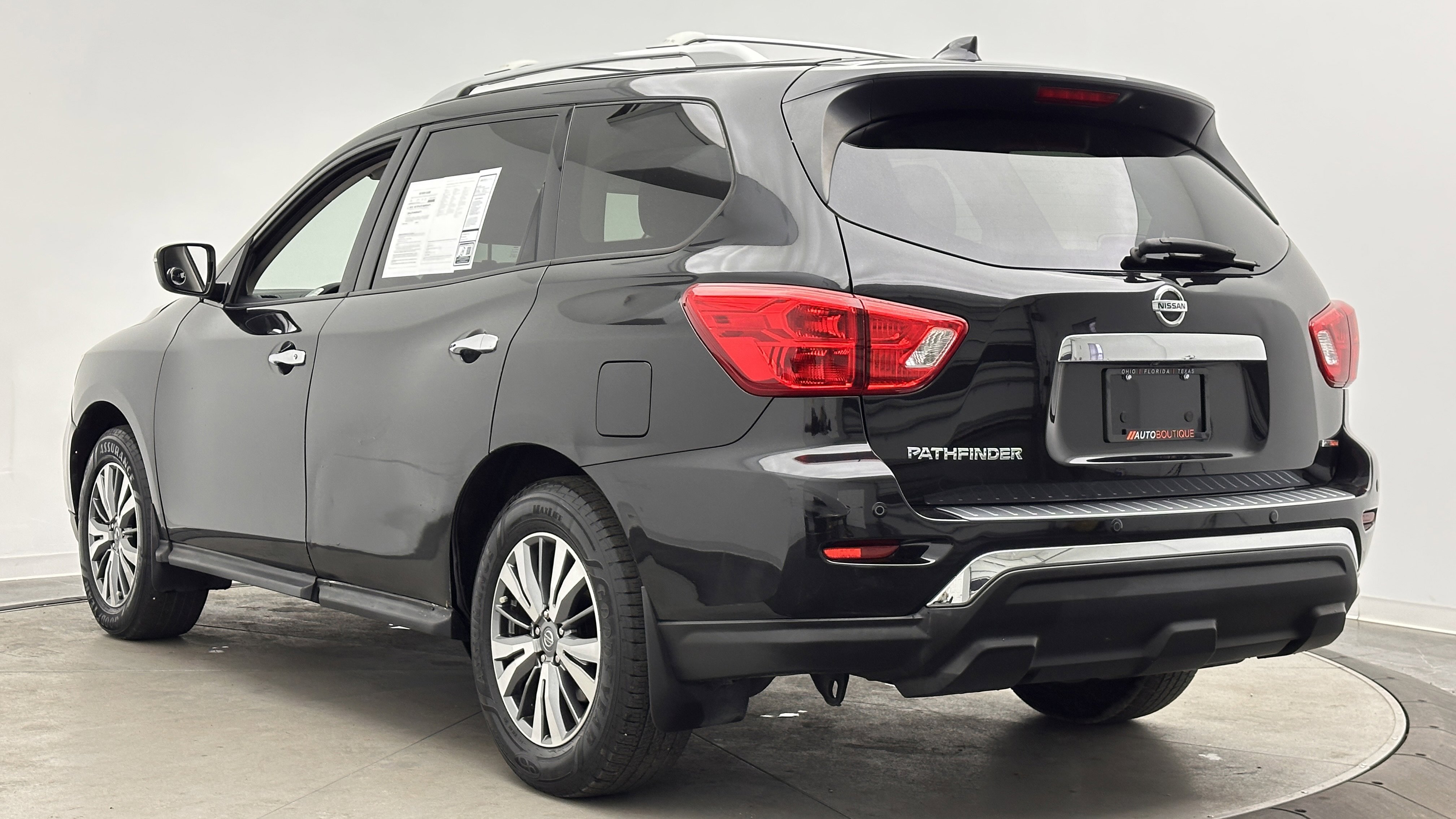 Used 2020 Nissan Pathfinder S FWD image 5