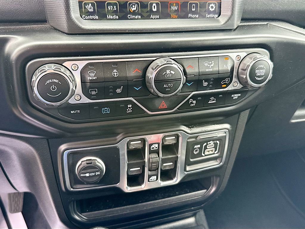 Used 2022 Jeep Wrangler Unlimited Sahara w/ Cold Weather Group AWD/4WD image 17