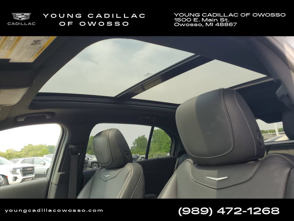 Used 2022 Cadillac XT4 Premium Luxury w/ Cold Weather Package AWD/4WD image 9