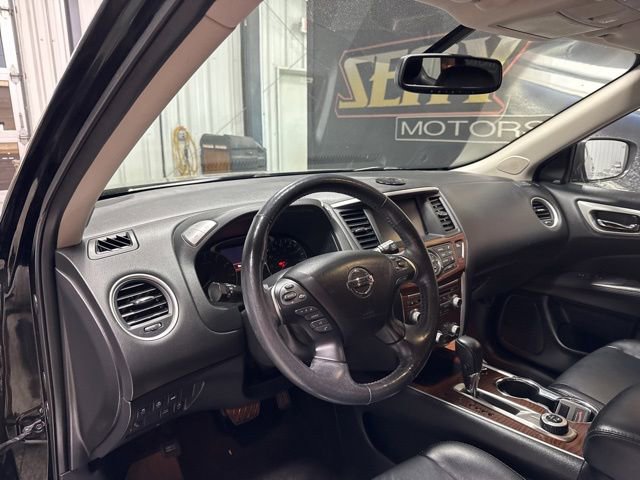 Used 2018 Nissan Pathfinder Platinum AWD/4WD image 5