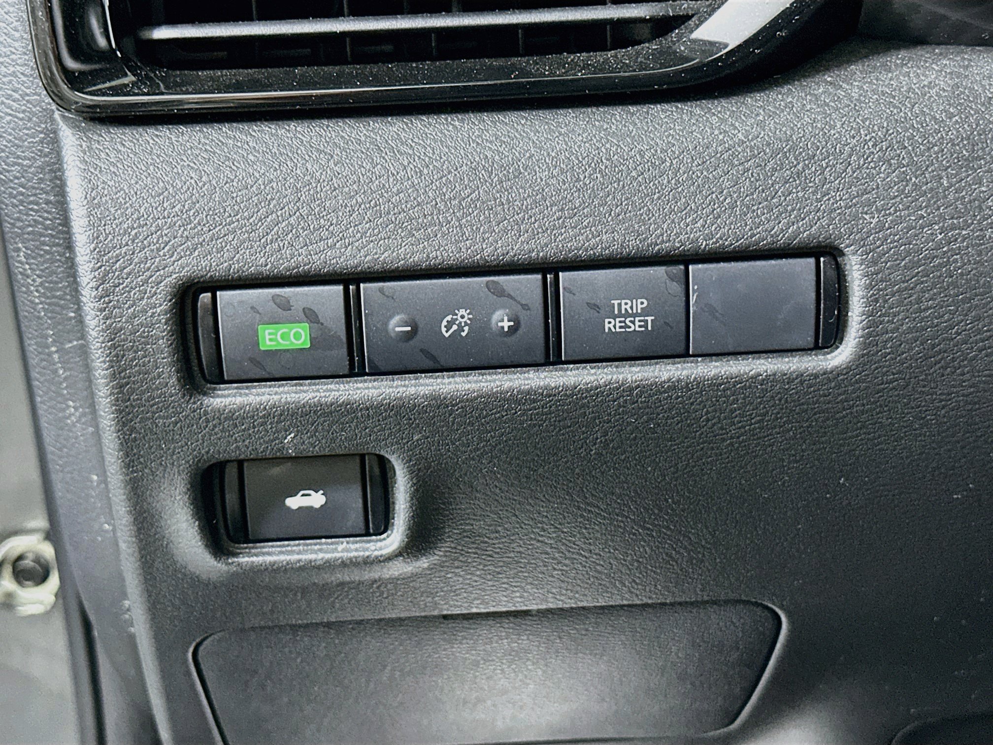 Used 2025 Nissan Sentra SR FWD image 16