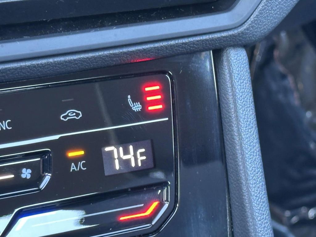 Used 2025 Volkswagen Jetta Sport image 27