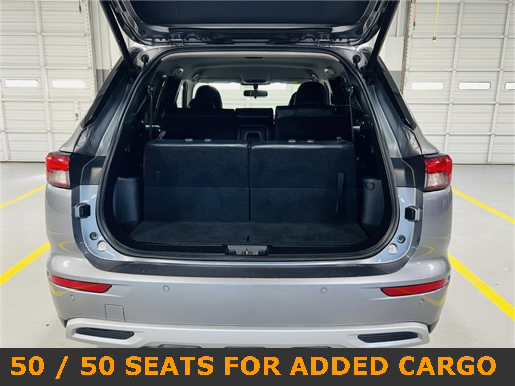 Used 2024 Mitsubishi Outlander SE image 10