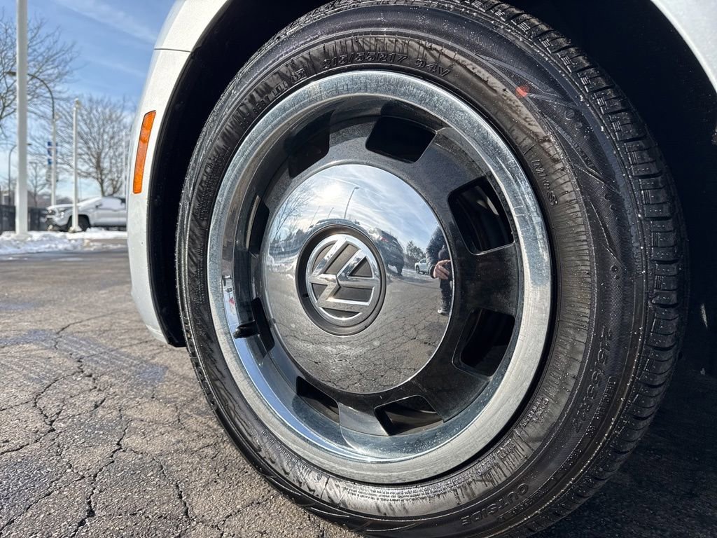 Used 2015 Volkswagen Beetle 1.8T Classic image 11