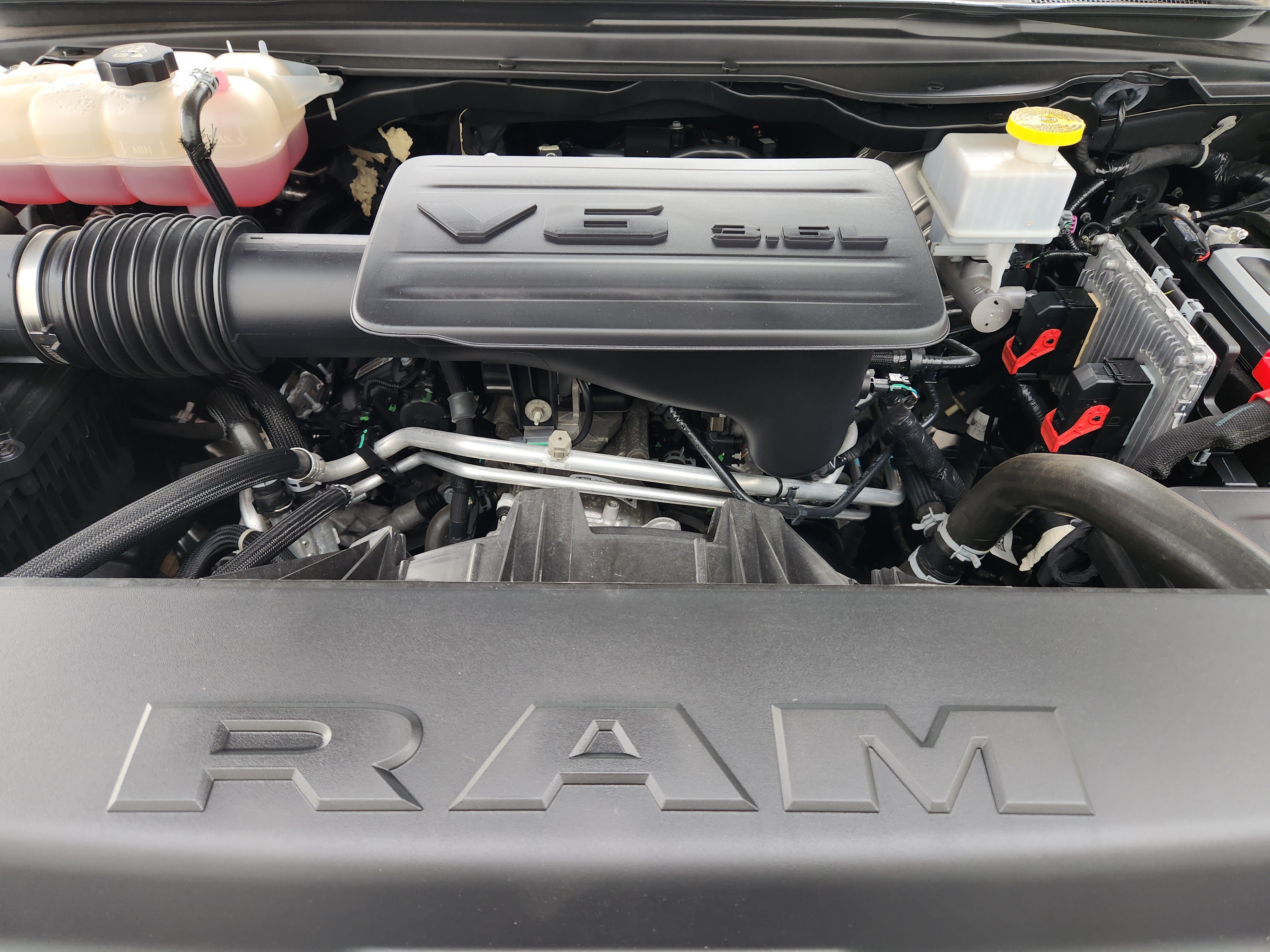 Used 2023 RAM 1500 Laramie AWD/4WD image 34