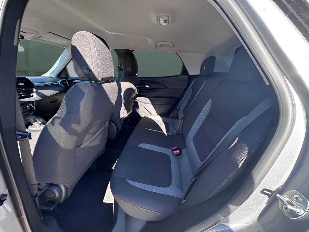 Used 2025 Chevrolet TrailBlazer LT image 11
