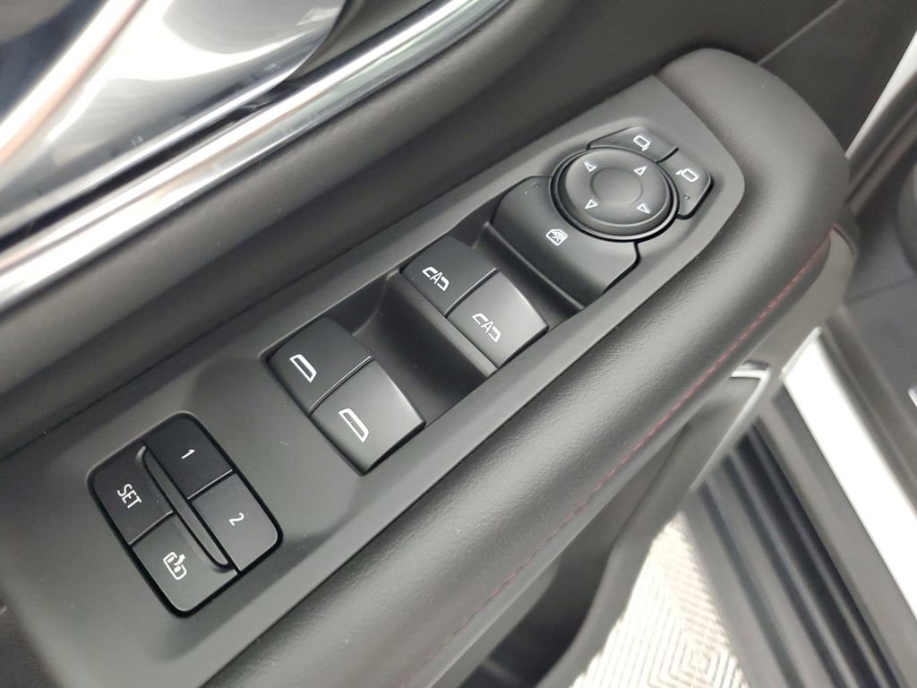 Used 2023 Chevrolet Suburban RST image 30