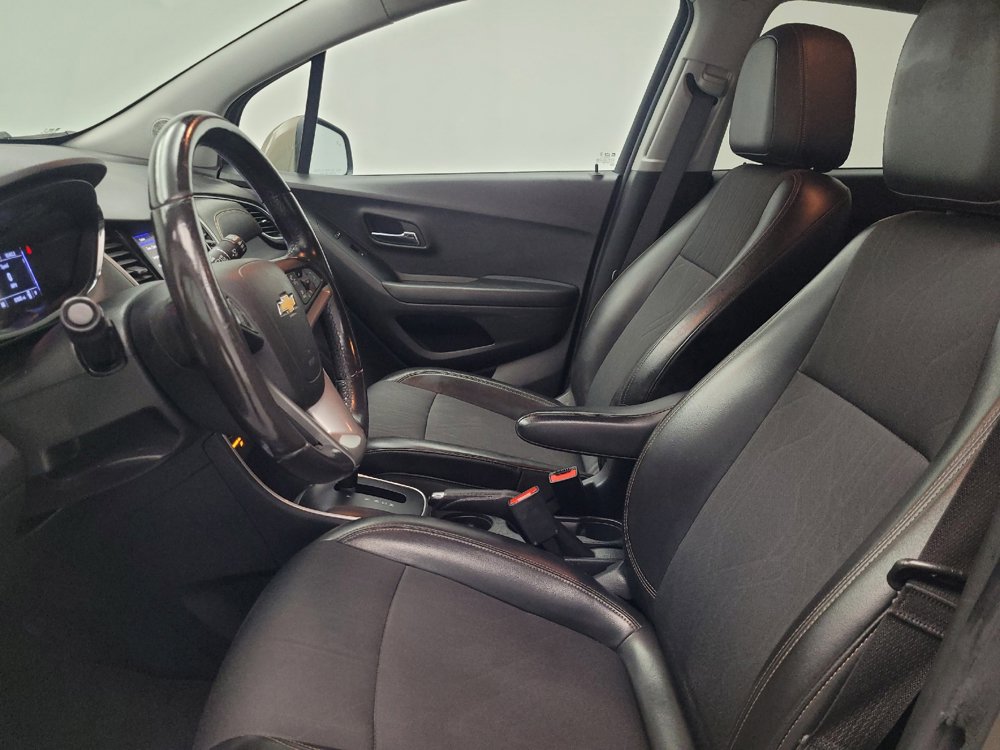 Used 2022 Chevrolet Trax LT w/ Driver Confidence Package AWD/4WD image 17