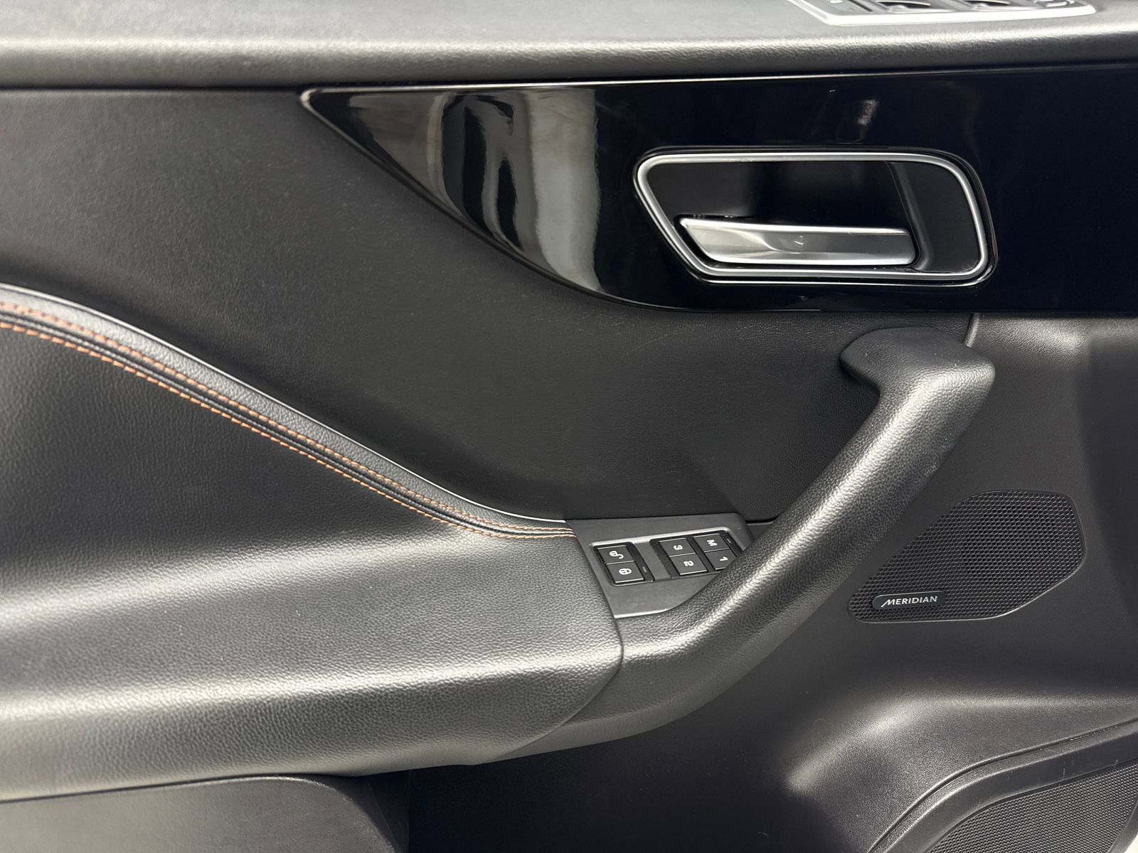 Used 2020 Jaguar F-PACE Prestige image 35