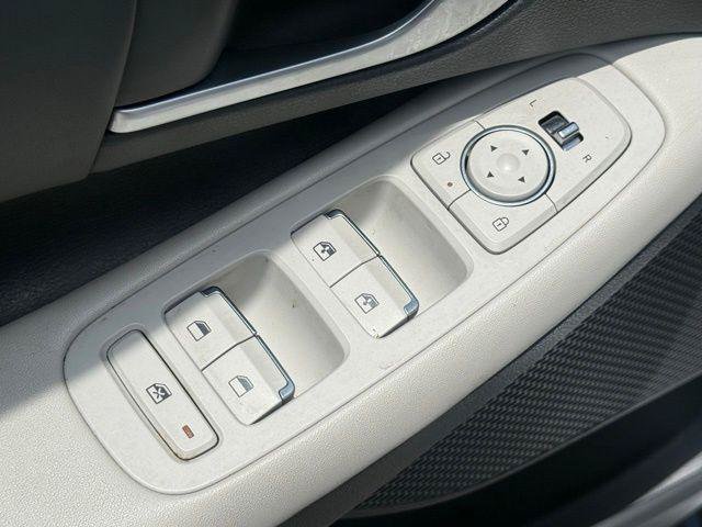 Used 2025 Hyundai Sonata SEL FWD image 9