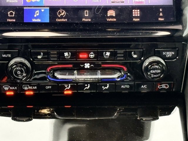 New 2025 Jeep Grand Cherokee L Limited w/ Luxury Tech Group II image 13