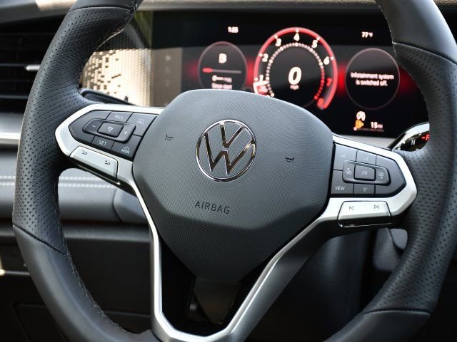 New 2026 Volkswagen Tiguan SE R-Line FWD image 20