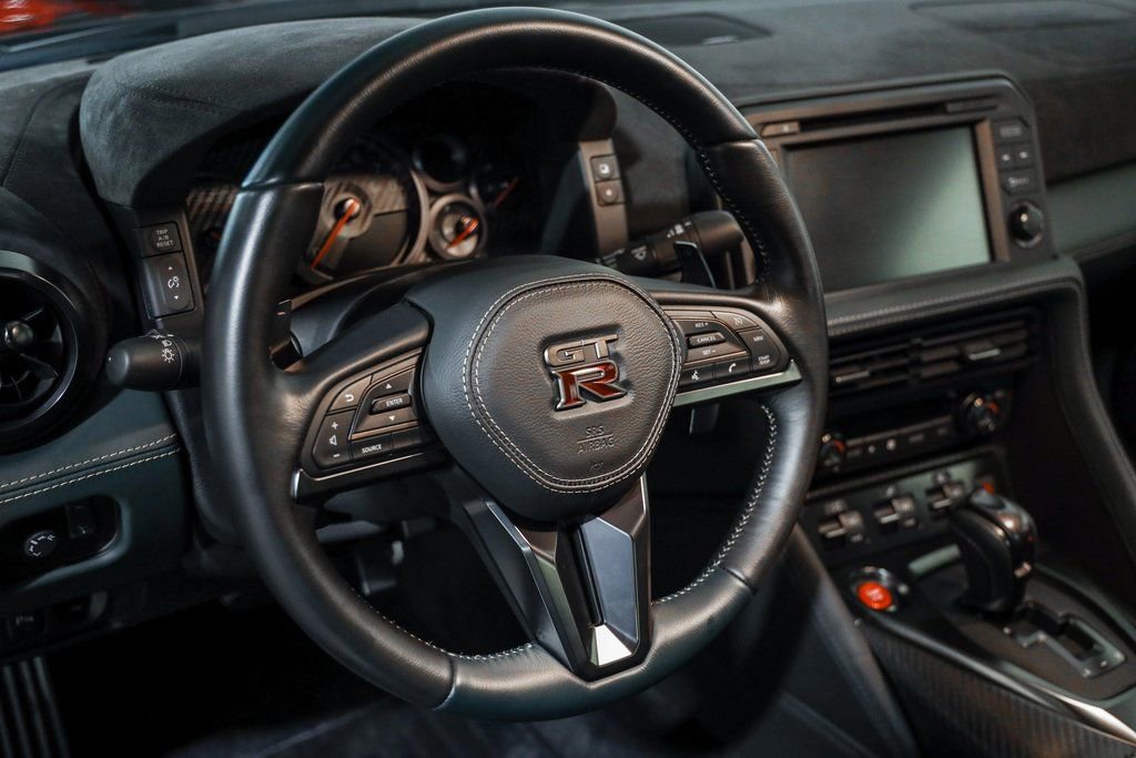 Used 2021 Nissan GT-R Premium AWD/4WD image 33