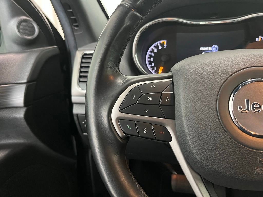 Used 2020 Jeep Grand Cherokee Laredo AWD/4WD image 6