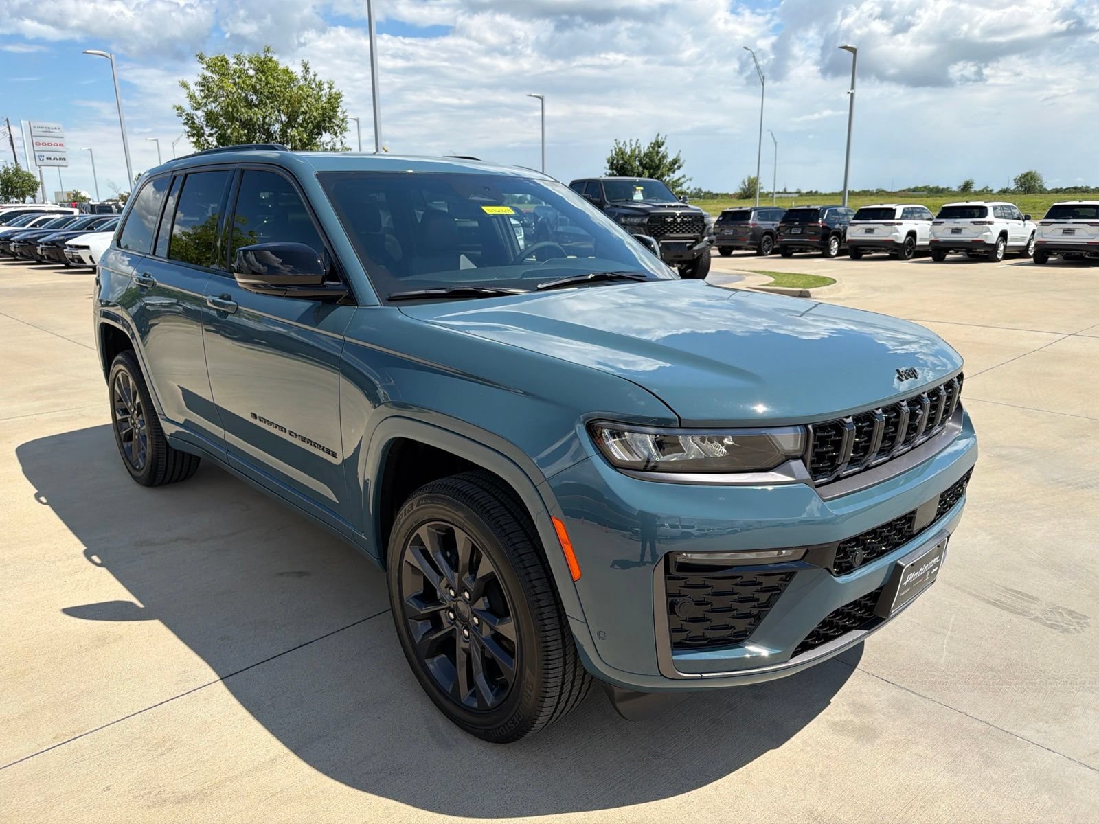 New 2026 Jeep Grand Cherokee Limited AWD/4WD image 7